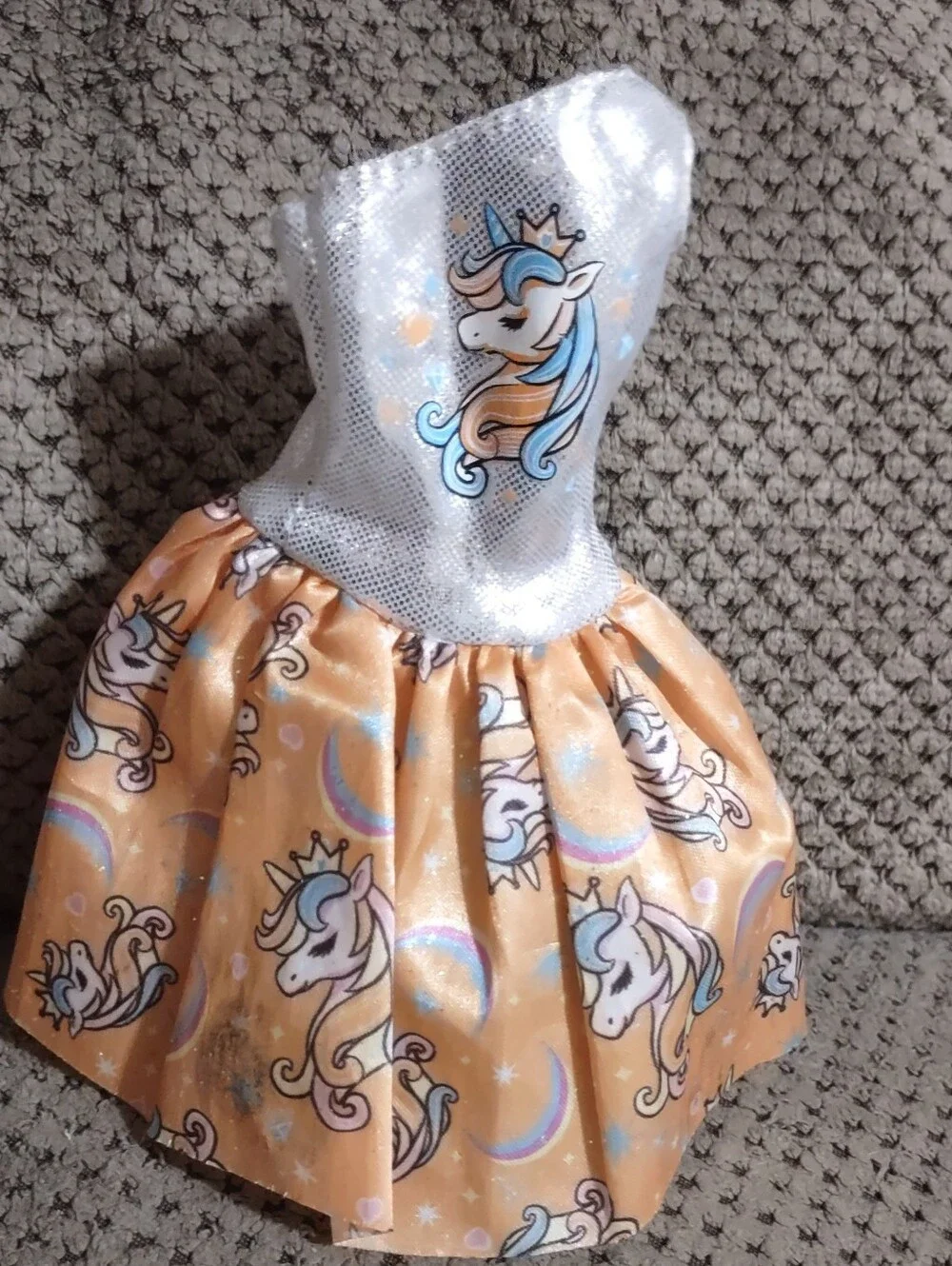 Source Unknown fashion doll